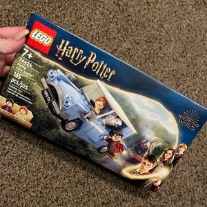 LEGO Harry Potter Flying Ford Anglia™